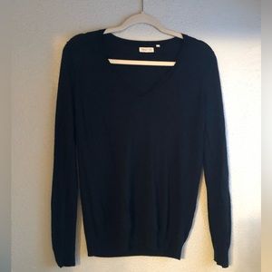 Navy V neck sweater-great quality